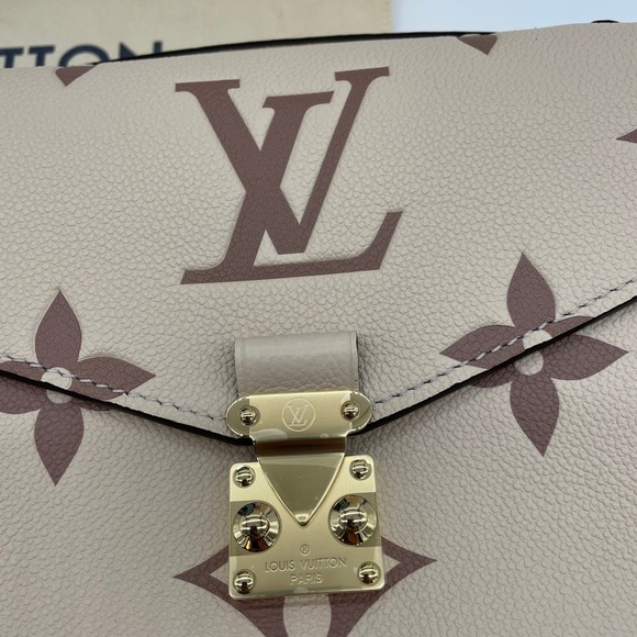 ❌❌sold❌❌Louis Vuitton Bi-Color Pouchette Métis - Picture 6 of 10